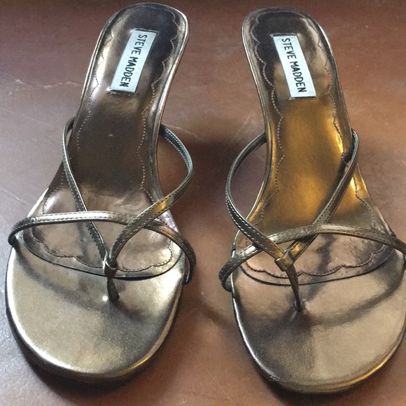 Steve Madden Strappy Bronze Sandals Low Heels - Picture 3 of 10